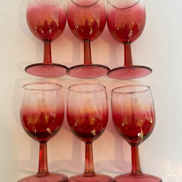 Vintage Cranberry Glass Decanter with Crystal Stopper & 6 Wine Glasses Set - Picture 9 of 15